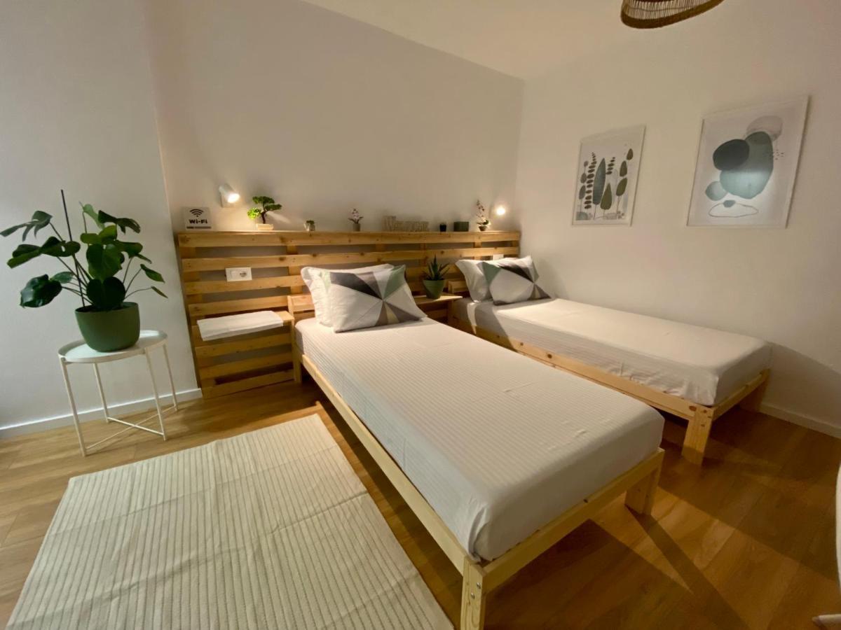 Lucas Central Oasis Studios Тирана Екстер'єр фото