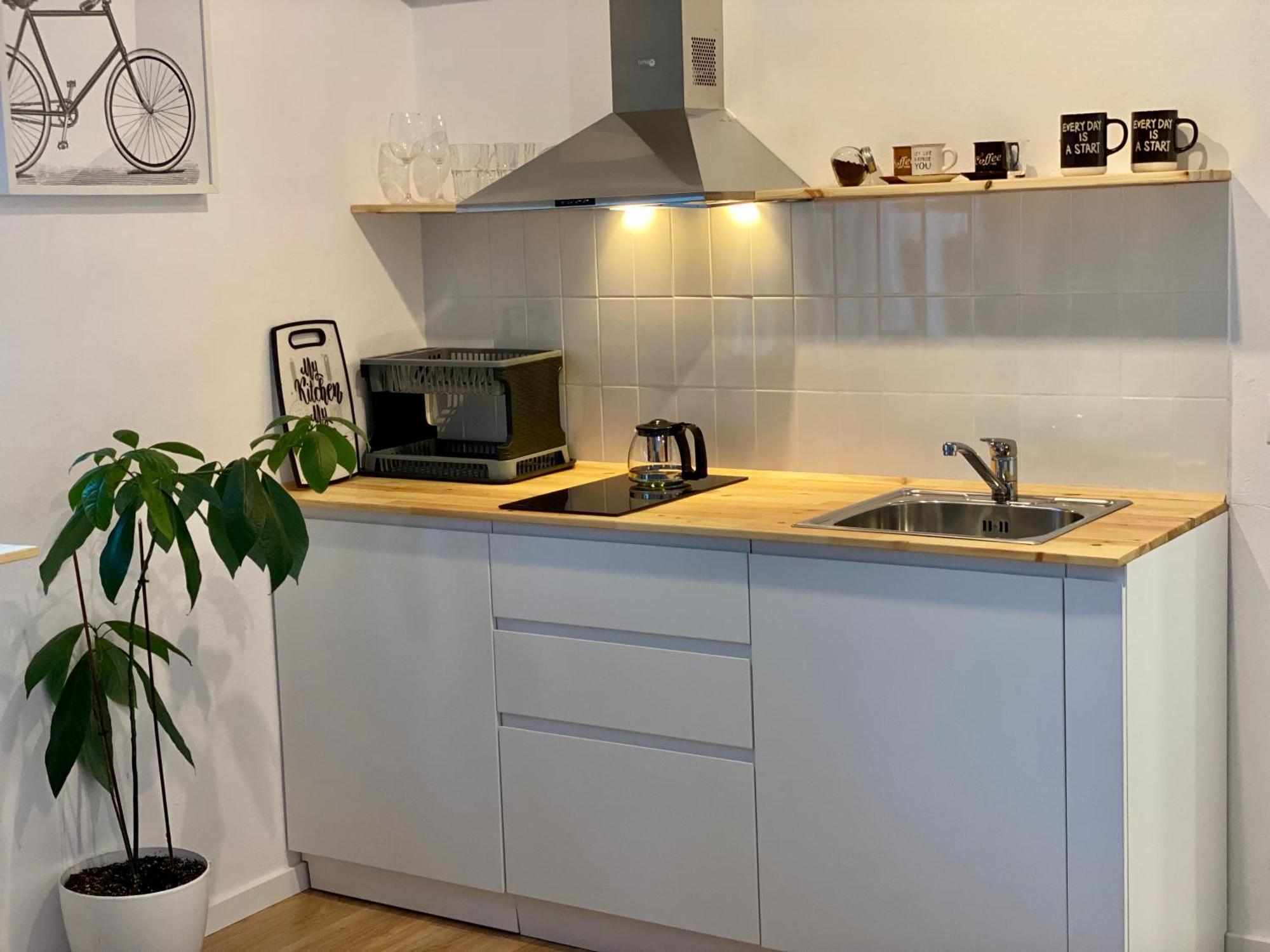Lucas Central Oasis Studios Тирана Екстер'єр фото